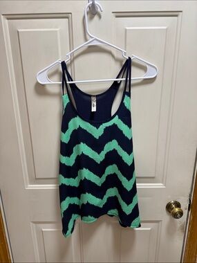 Vintage Y2K Bella Women’s Navy and Mint Chevron Oversized Tank Top size S